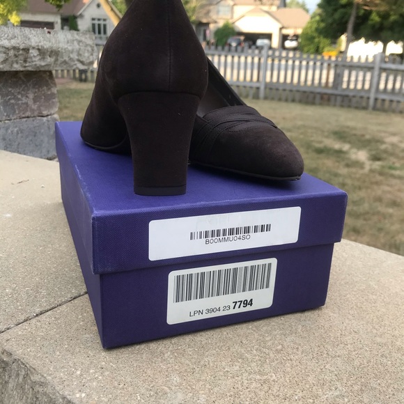 Stuart Weitzman suede pumps - Picture 6 of 8